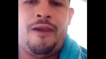 Hetero Tomado Una Rica Ducha Mientras Se Masturba Para Su Novia thumbnail