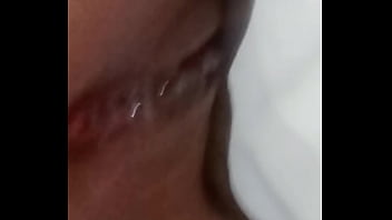 Bucetinha colocando a porra pra fora