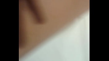 Bucetinha colocando a porra pra fora