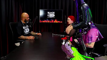 Safada fica de 4 pra demonstrar após falar que gosta de ver a dor do outro como domme e que já gozou na prática rainbow witch & madame agatha watch sheer red