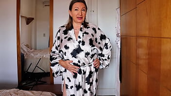 From gloom to busty stepmother's sexytouch