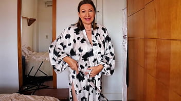 From gloom to busty stepmother's sexytouch