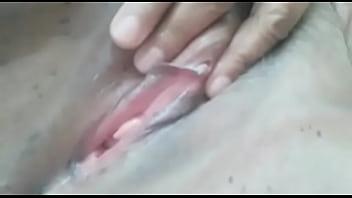 Lilia cachonda quiere pene