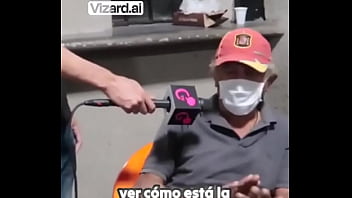 La dura realidad de un vendedor de periódicos #esfuerzo #chiclenoticias #historia #elchicletv #trabajo #sacrificio #atre