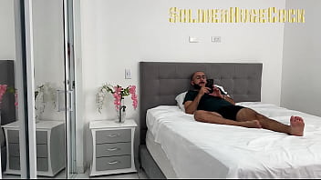 My roommate seduces me to fuck her