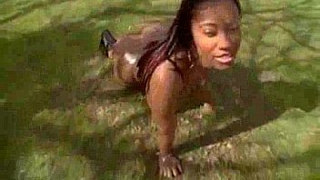 Bbw shakes her butt cheeks