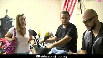 Amateur Girl Goes Wild 15 thumbnail