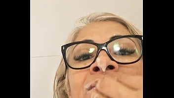 Alguém mais quer me deixar assim marcar uma gravação pra foder comigo e no final me lambuzar toda de porra