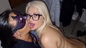 Um fã encheu nossas bocas de leitinho minha e da nanabukkake