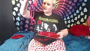 Hot Momma Finds Her Sons Cum Inside Box Of Chocolates Records Blog Of Her Fucking Herself With It thumbnail
