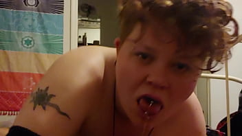 Chaoticbeauty66 having some fun giving her sexy man head