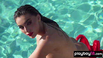 Glamorous all natural naked beauty drops off her bright red swimsuit