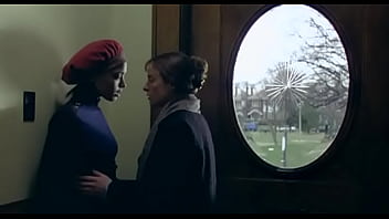 Lesbian Kiissing Behind Doors thumbnail