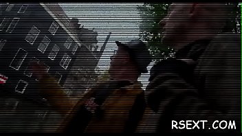 Hot chick's bald cunt banged