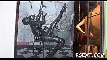 Hot chick's bald cunt banged