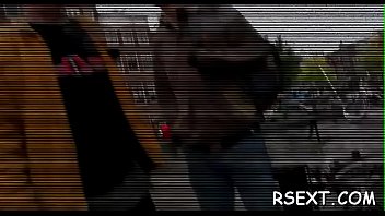 Hot chick's bald cunt banged