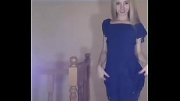 Blonde teen flashes