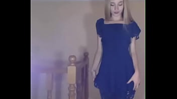 Blonde teen flashes