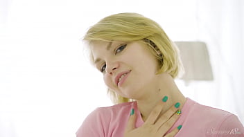 Tiny teen idylia is using her favorite cunt toy