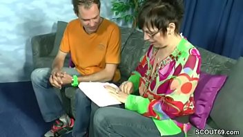 Stief sohn schenkt ihr waesche und bekommt fick dafuer Stief sohn schenkt ihr waesche und bekommt fick dafuer