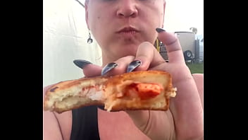 I meeeeean lobster grilled cheese