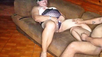 Masturbating my mature boss before putting my cock in her