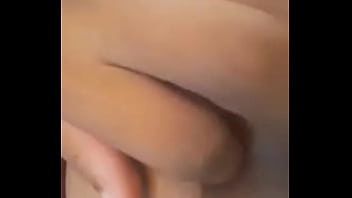 Introduzindo Meu Dedo No Umbigo thumbnail
