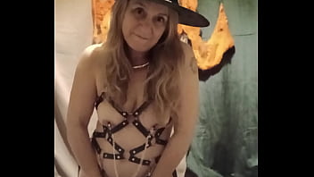 2025 10 31 esclave f pour halloween