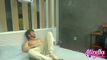 Irmão mais velho safado tirou meu cabaço e da minha melhor amiga