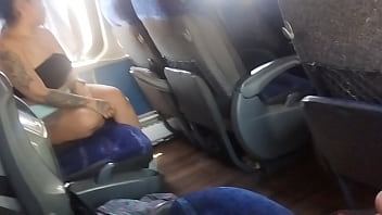 Masturbo A Un Seguidor Y Termino Follada X El A Mitad De Camino Quedando Con Mi Vagina Llena De Leche thumbnail