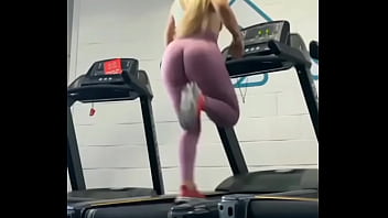 Estava com tesão na academia