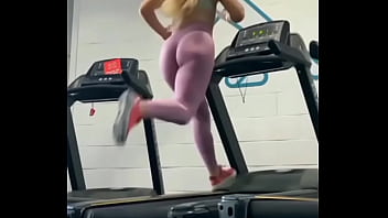 Estava com tesão na academia