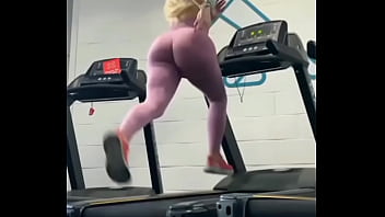 Estava com tesão na academia