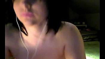 Sexy teen babe with nice tits teases and dances