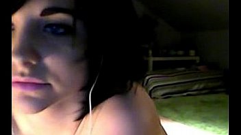 Sexy teen babe with nice tits teases and dances