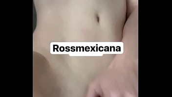 Que Rico Se Mete Su Dildo Pensando Que Es Una Verga Rica Y Calientita thumbnail