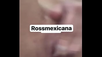 Que rico se mete su dildo pensando que es una verga rica y calientita