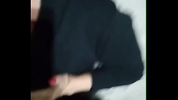 Estava caminhando pela praia de madrugada encontrei dois machos chupei os paus deles e tomei leitinho