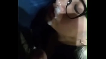 Estava caminhando pela praia de madrugada encontrei dois machos chupei os paus deles e tomei leitinho