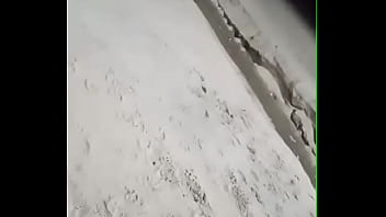 Estava caminhando pela praia de madrugada encontrei dois machos chupei os paus deles e tomei leitinho