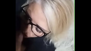 Estava caminhando pela praia de madrugada encontrei dois machos chupei os paus deles e tomei leitinho