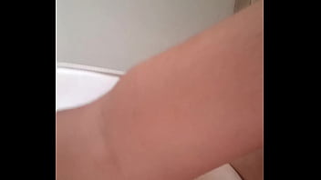 Gozei tanto que meu suor molhou a cama