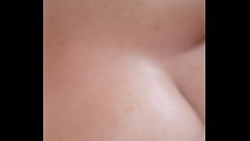 Gozei tanto que meu suor molhou a cama