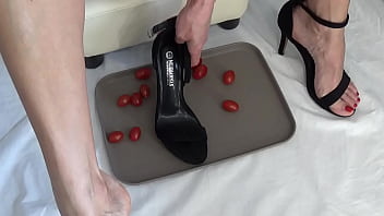I trample tomatoes with my feet