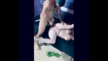 Put my face in her booty