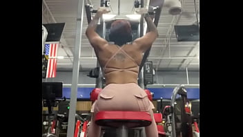 Sexy back muscled muscle mommy