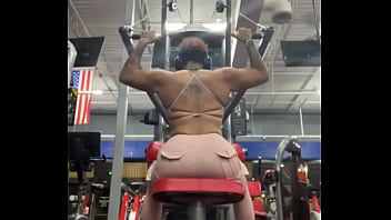 Sexy back muscled muscle mommy