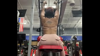 Sexy back muscled muscle mommy