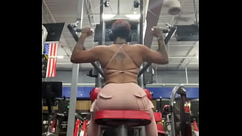 Sexy back muscled muscle mommy