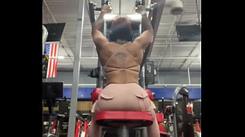 Sexy back muscled muscle mommy